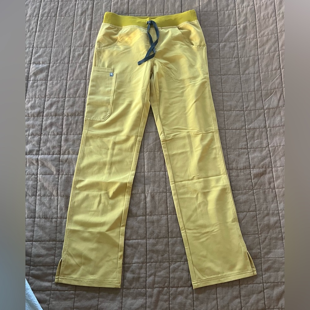 Figs Kade Cargo Scrub Pants - Rare color - Gold/Yellow